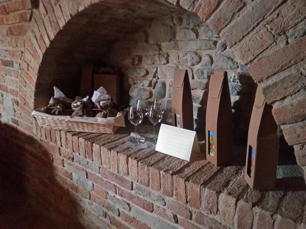 Dimora Cortese Castagnole delle Lanze Exterior photo